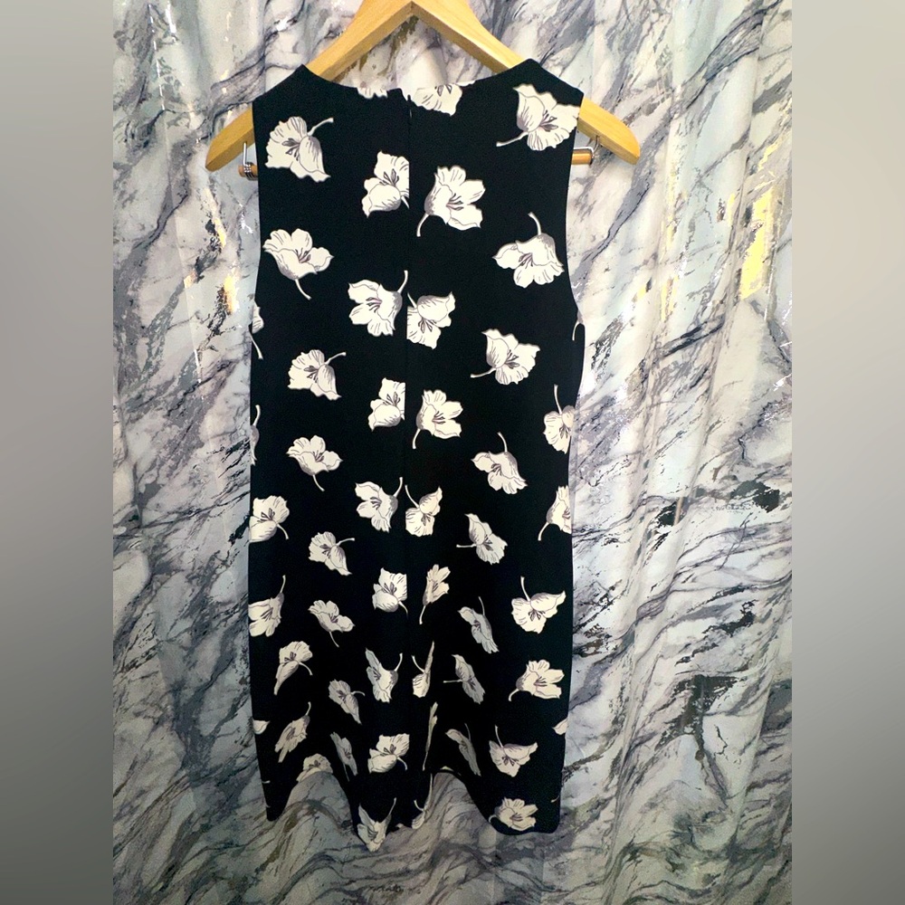 Anne Klein Black Mini Dress with White Floral Sleeveless Coastal Grandma 6 - Picture 5 of 12
